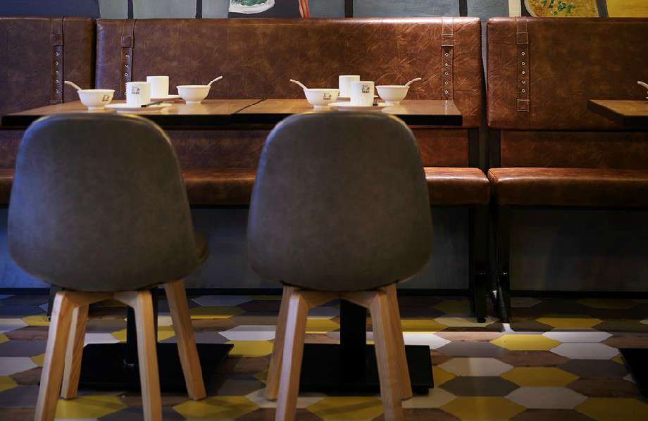 悅肴粵湘風味餐廳裝修設(shè)計效果圖