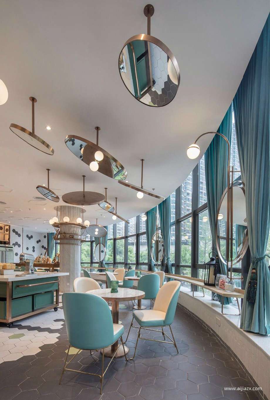 蛋糕烘焙店裝修設(shè)計(jì)效果圖