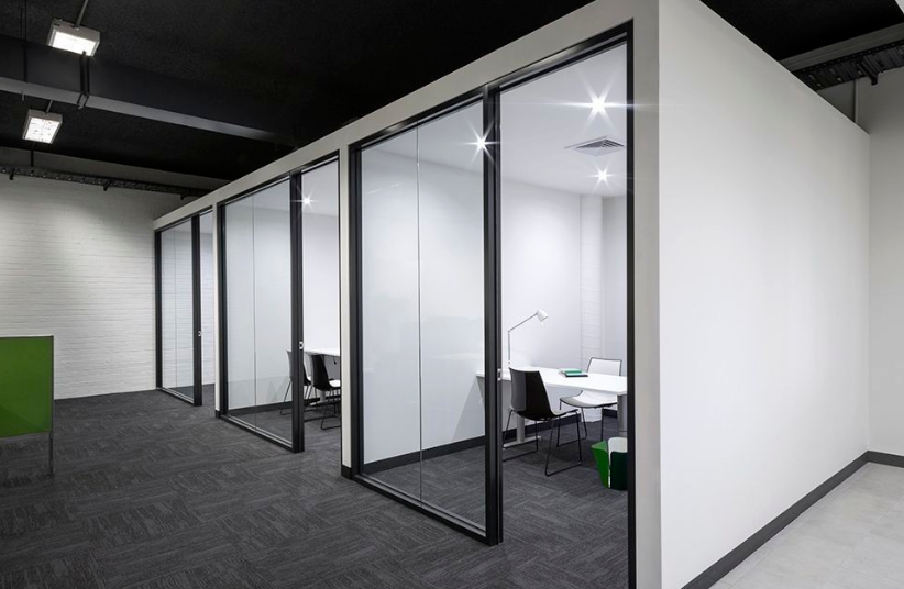 鄭州辦公室玻璃隔斷效果圖-不同類型玻璃隔斷價格 鄭州辦公室玻璃隔斷效果圖-不同類型玻璃隔斷價格