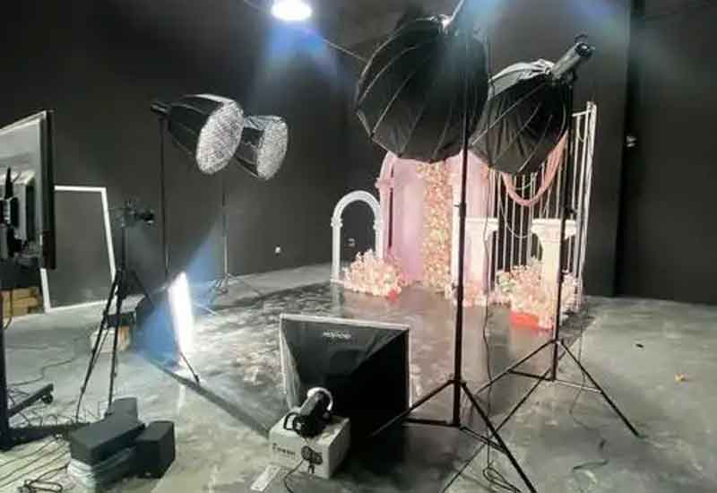 鄭州直播間背景設(shè)計(jì):專(zhuān)業(yè)形象與視覺(jué)吸引力