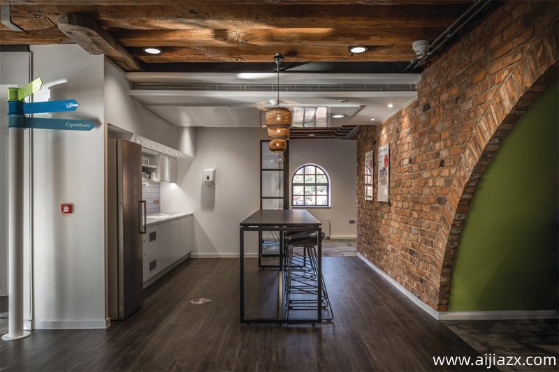 如何裝修躍層的鄭州辦公室？